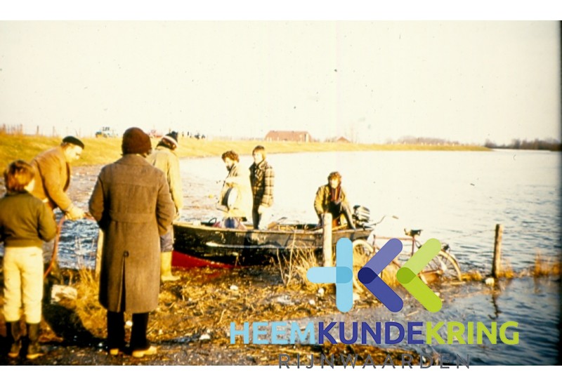 Pannerden Hoog water 19.. (1)